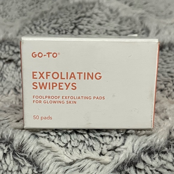 Go-To Exfoliating Swipeys 50 Wipes - Picture 5 of 8